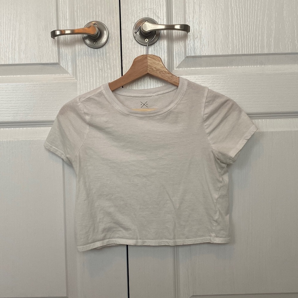 White cropped tee